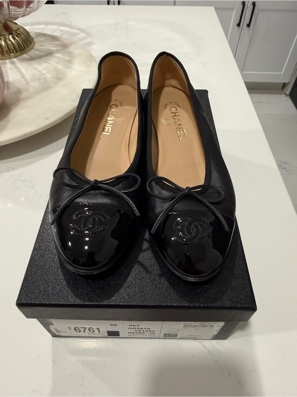 CHANEL- authentic Chanel Black Cap-Toe Leather Ballet Flats